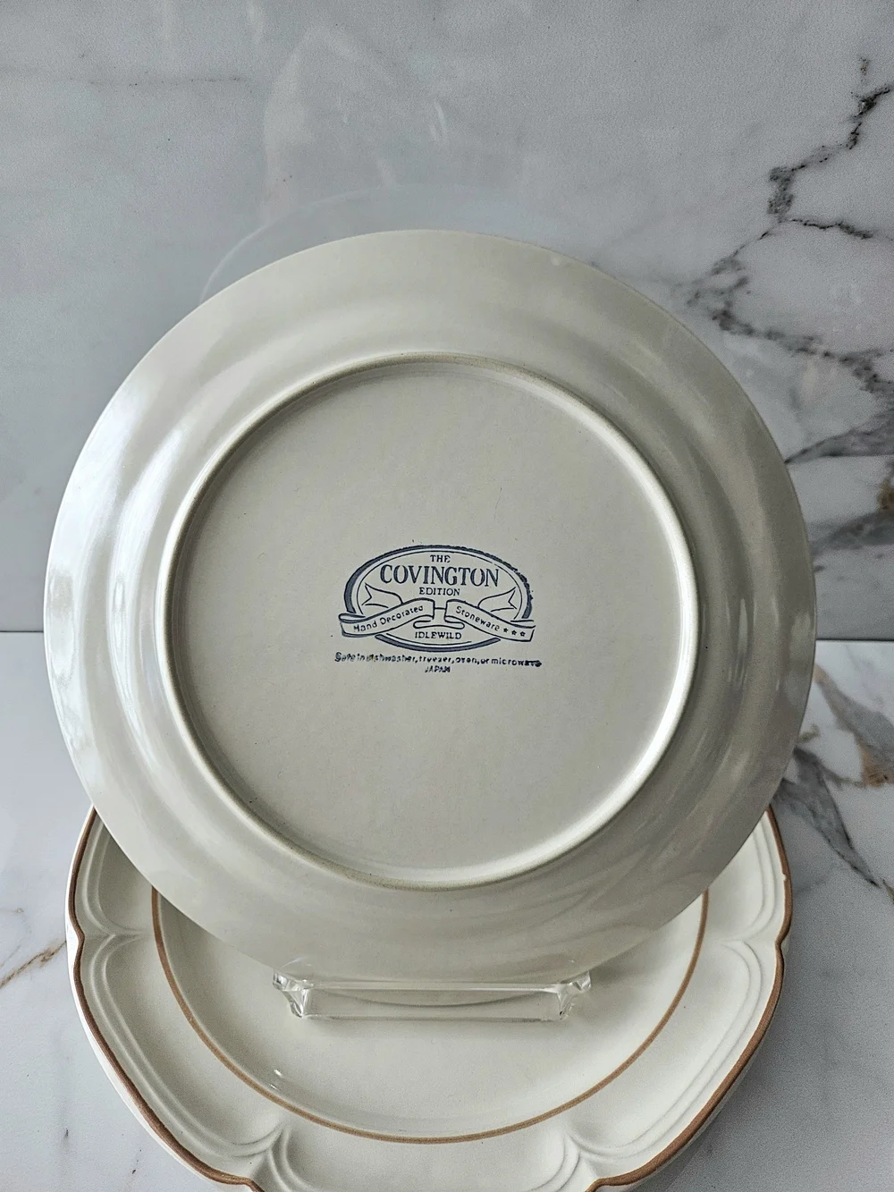 Covington Cream Floral Scalloped Dinner Plates with Gold Rim